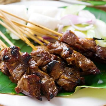 Madli's satay skewers with peanut gravy
